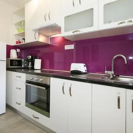 Ferienwohnung In Mit Klimaanlage, W-lan, Waschmaschine 아파트 *