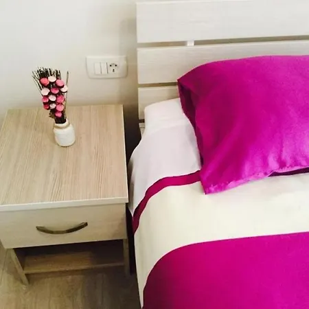 Ferienwohnung In Mit Klimaanlage, W-lan, Waschmaschine سبليت