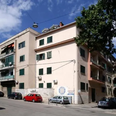 شقة Ferienwohnung In Mit Klimaanlage, W-lan, Waschmaschine سبليت
